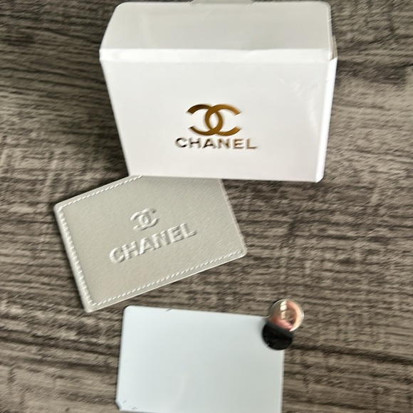 Chanel Card Mirror silver Card Case Leather Chanel Item New with box GWP - Picture 7 of 8